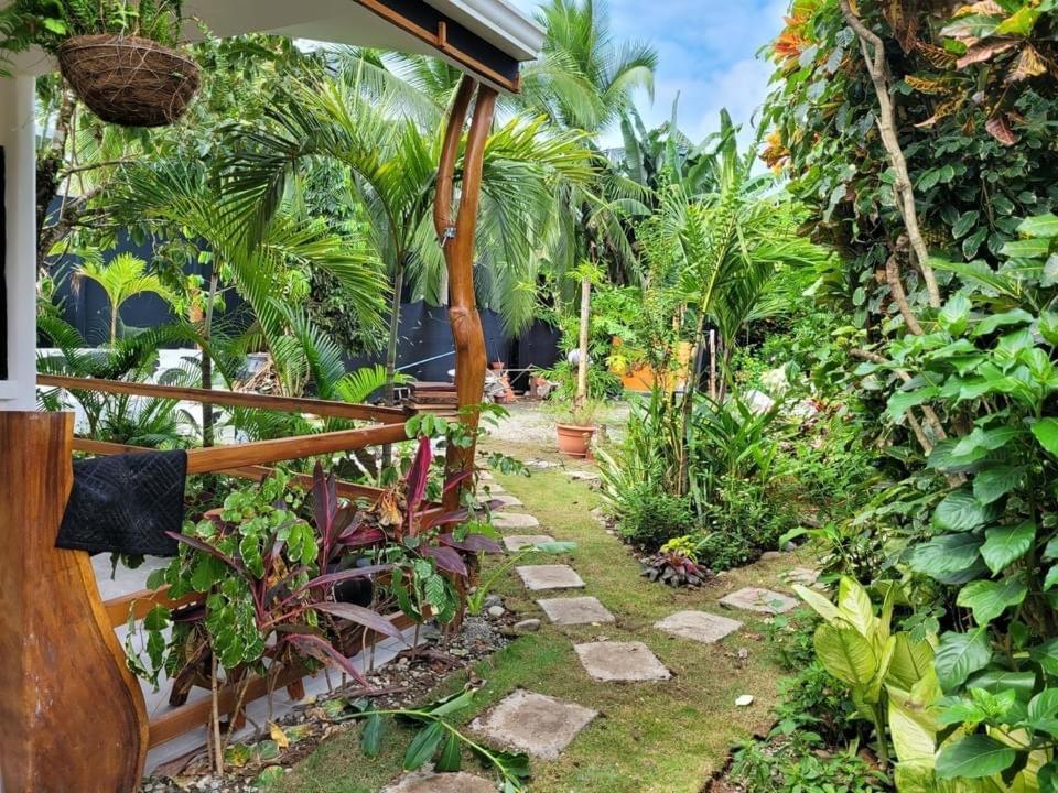 Hotel Mecca Puerto Viejo de Talamanca Esterno foto