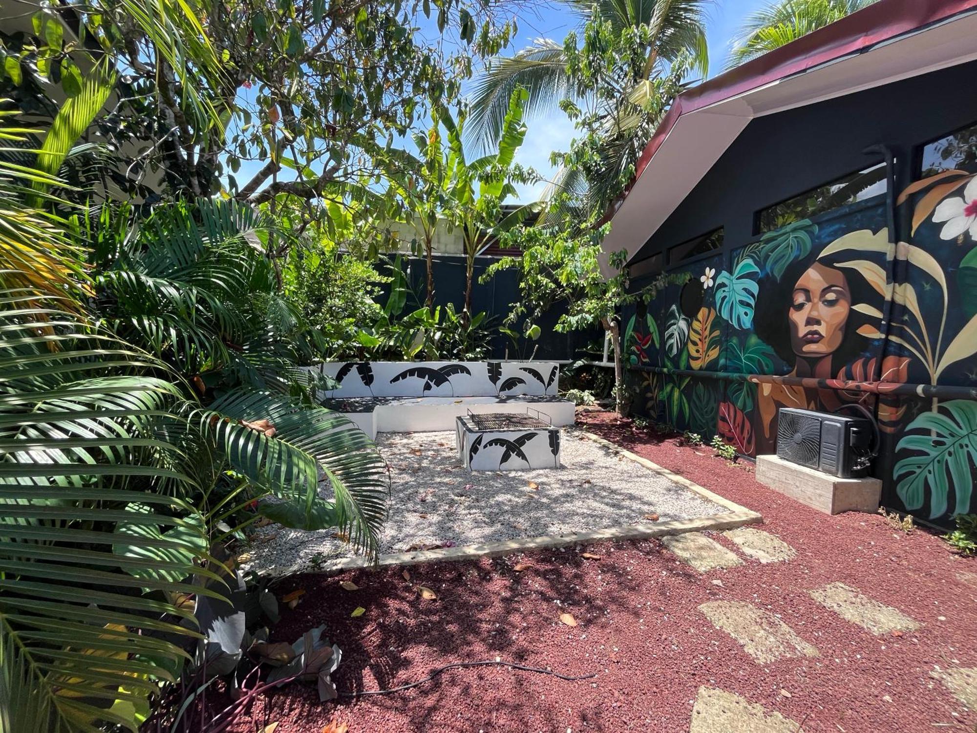 Hotel Mecca Puerto Viejo de Talamanca Esterno foto